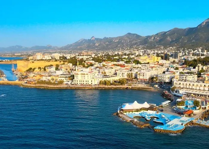 Dome & Casino At Kyrenia キレニア