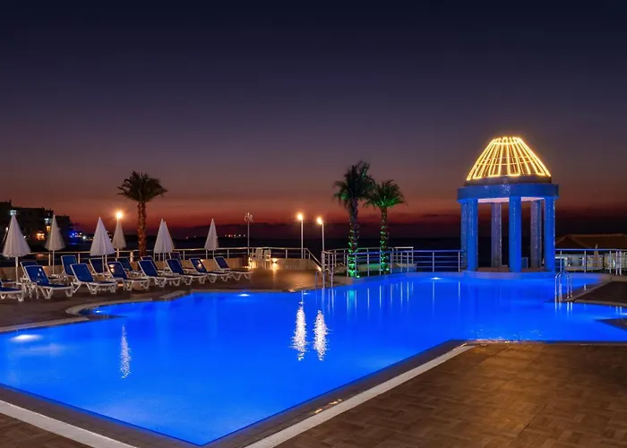 ホテル Dome & Casino At Kyrenia キレニア